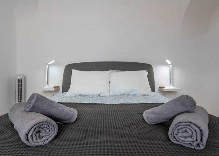 Newly Renovated Flat In Historic City Center